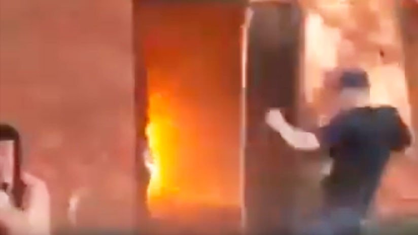 VIDEO: Instructor ucraniano enseña a cadetes a lanzar granadas y acaba 'noqueado' por una puerta