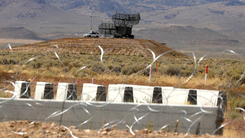 Tesla ofreció una recarga gratis para "quien logre sacar un ovni del Área 51 y salga ileso"