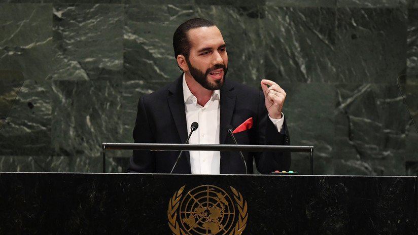 Bukele insta a la ONU a actualizarse a un "formato más inclusivo" (tras iniciar su discurso con una selfie)