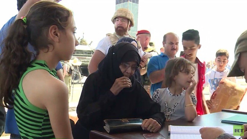 "Gracias al Ejército ya estamos aquí": desplazados sirios regresan a sus hogares en Idlib a pocos kilómetros de los terroristas