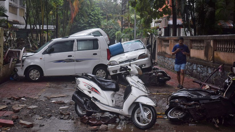 FOTOS: Las lluvias monzónicas dejan decenas de muertos y destrucción en el norte de la India