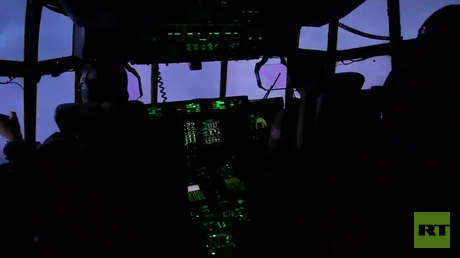 VIDEO: Graban relámpagos en el ojo del huracán Dorian desde un avión cazatormentas