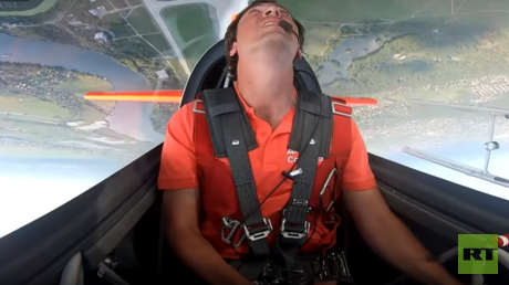 VIDEO: Las sorprendentes y vertiginosas acrobacias de un piloto ruso en el salón MAKS 2019