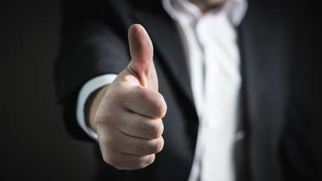 VIDEO: Un joven de EE.UU. se vuelve viral tras mostrar su pulgar gigante