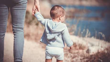 Detienen a una mujer que intentó arrebatar a un bebé de los brazos de su madre en México