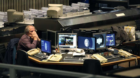 La bolsa de Buenos Aires se desploma más de un 10 % a media jornada