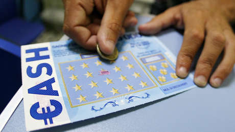 Gana un gran premio de lotería y se dedica luego a robar casas