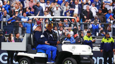 El conmovedor recibimiento a Diego Maradona en su regreso al fútbol argentino (VIDEO)