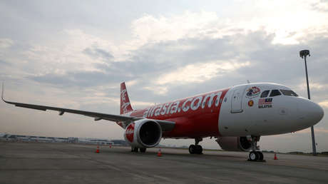 VIDEO: El motor de un avión con 58 pasajeros arde minutos después del despegue