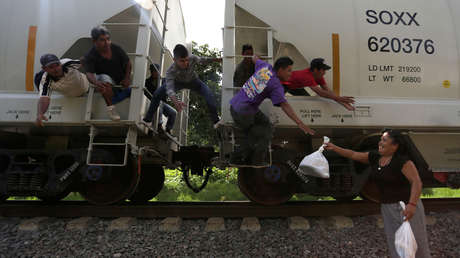 Roban la camioneta de 'Las Patronas', las mujeres que alimentan a los migrantes centroamericanos en México