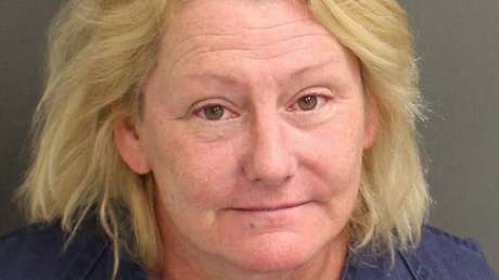 Disney World podría vetar de por vida la entrada de una mujer que montó una pelea por cigarrillos