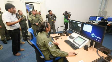Bolivia inaugura su primer sistema nacional de radares