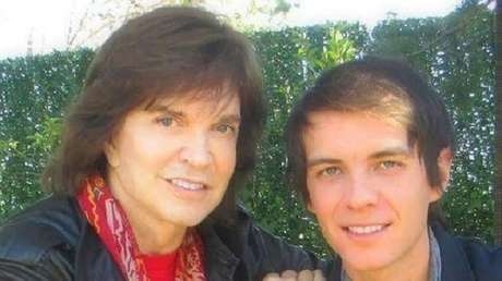 El hijo de Camilo Sesto no tenía dinero para asistir al funeral de su padre