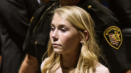 Absuelven a una joven que enterró a su recién nacida en el patio de su casa