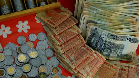 "Perdón, me voy": Joven huye con más de 45.000 dólares obtenidos por su familia tras vender una casa y les deja una escueta nota de despedida