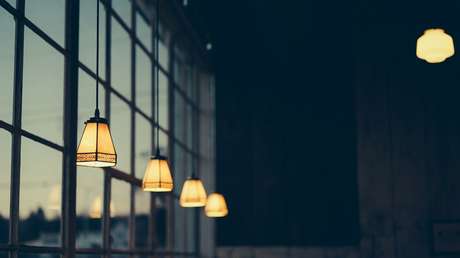 Crean un 'panel solar' que puede generar electricidad en la oscuridad