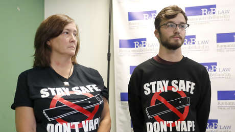 Joven que se quedó con pulmones "de un anciano de 70 años" por vapear cada día durante dos años demanda a la empresa de cigarrillos electrónicos