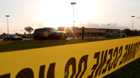 VIDEO: Un ladrón huye de la Policía tras robar un banco y muere en un accidente de coche
