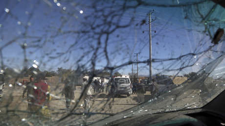 Un terrorista suicida detona su carga explosiva en un edificio gubernamental al este de Afganistán