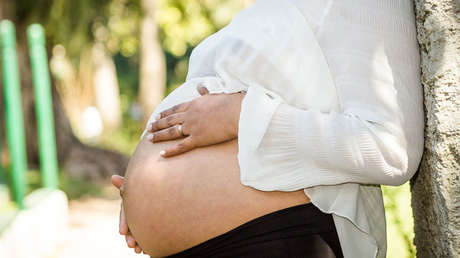 ¿Peligro para los bebés? Un estudio revela la presencia de partículas contaminantes del aire en el interior de las placentas