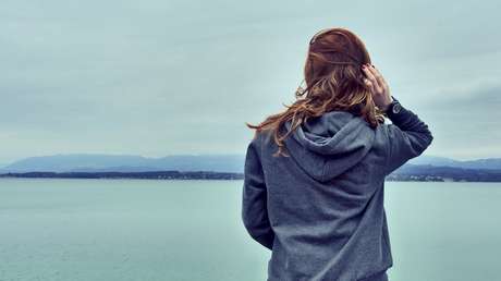Una marca de EE.UU. crea polémica con unas sudaderas ‘baleadas’ con los nombres de escuelas que sufrieron tiroteos masivos