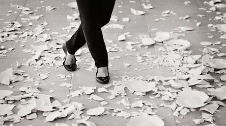 Un hotel turco permite a sus huéspedes romper platos y destrozar televisores