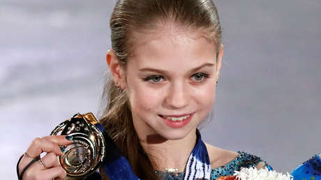 VIDEO: 'La cohete rusa' Alexandra Trúsova bate dos nuevos récords mundiales de patinaje artístico