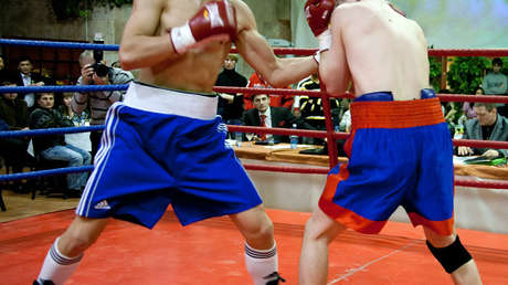 VIDEO, FOTO: Muere un boxeador búlgaro que peleaba con la licencia de su primo