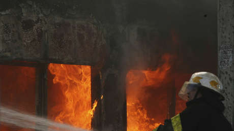 Muere un niño de tres años y 23 personas resultan heridas tras un incendio en un hotel de Argentina
