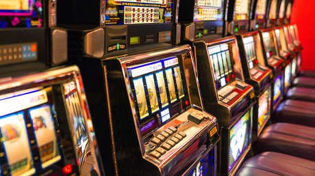 La Policía realiza una macrorredada en casas de apuestas de toda España para evitar la entrada de menores