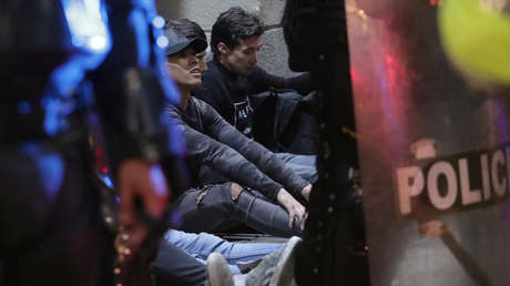 Autos de lujo, prostitutas y joyas: el escándalo de corrupción en una universidad colombiana que ha desatado protestas estudiantiles