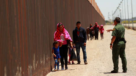 Una juez federal bloquea las detenciones de migrantes por periodos indefinidos impuesta por Trump