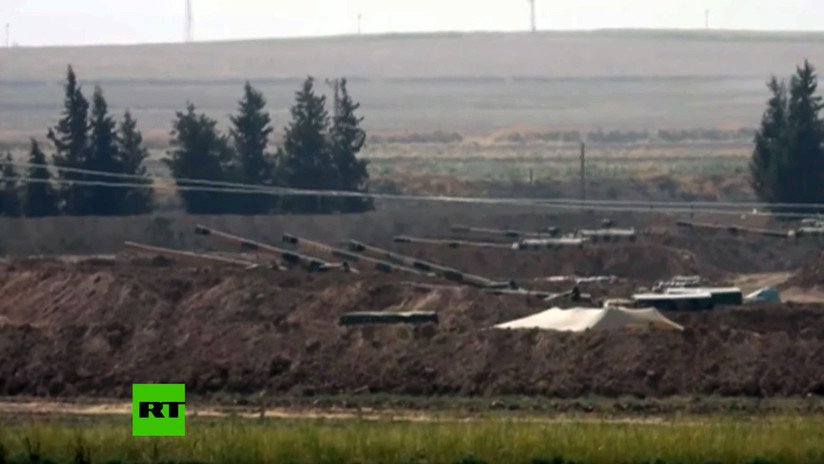 VIDEO: Turquía despliega maquinaria militar en la frontera con Siria