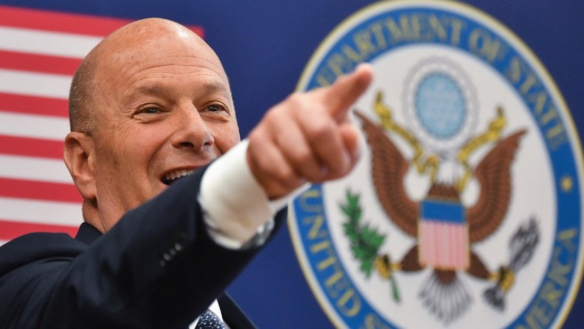 Trump no dejará que su enviado ante la UE se someta a "un tribunal de canguros totalmente comprometido", y los demócratas aseguran que lo citarán