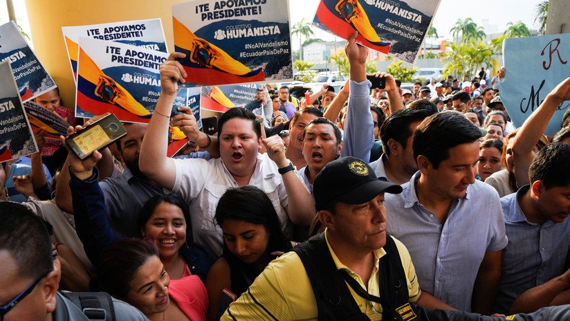 Guayaquil vive una jornada de represión policial contra opositores al 'paquetazo' de Moreno