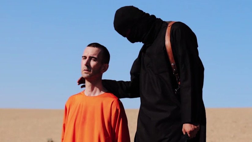 Dos terroristas piden perdón a la hija del británico, cuya decapitación fue filmada y difundida por el Estado Islámico