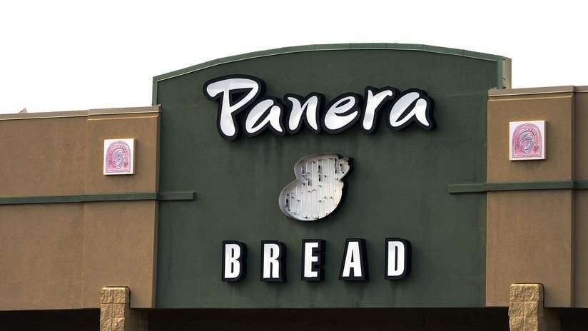 VIDEO: Una mujer asegura que la despidieron tras publicar un video revelador sobre una cadena de restaurantes