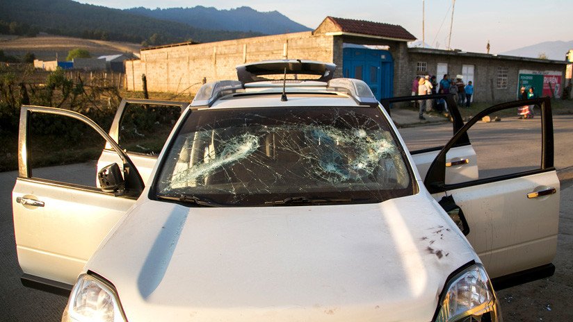 VIDEO: Hombres armados interceptan y secuestran a ocho personas en México