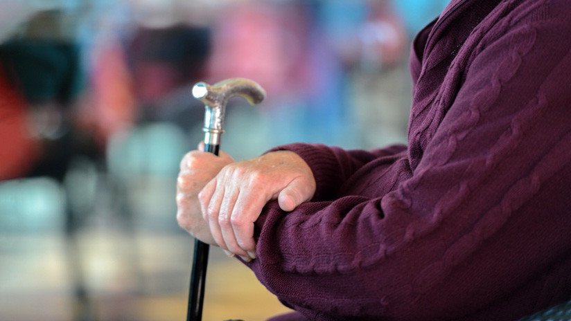 Realizan por primera vez un trasplante de vértebras humanas