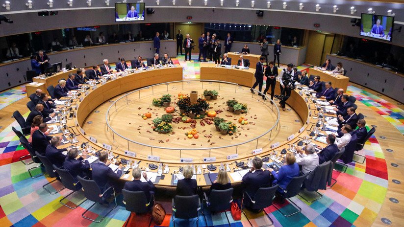 Los 27 miembros de la UE respaldan el nuevo acuerdo de 'divorcio' con Reino Unido