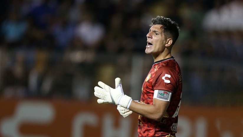 VIDEO: Publicaciones del portero argentino Gaspar Servio burlándose de la violencia en Culiacán causan indignación en México