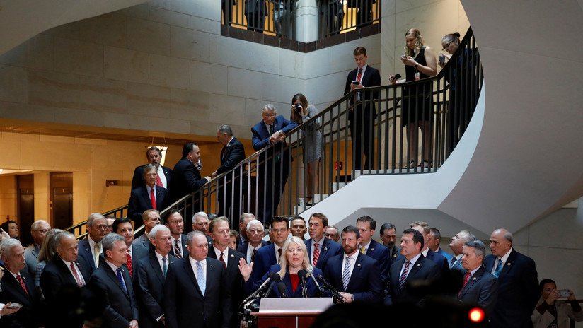 FOTO: Una mujer convertida en símbolo anti-Trump en una foto viralizada resulta no ser quien esperaban los demócratas