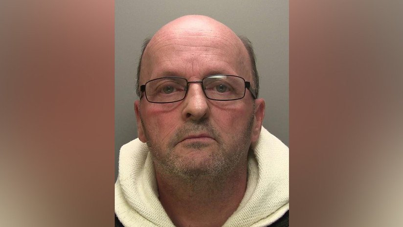 Una mujer encuentra al hombre que abusó de ella cuando era niña y se venga de él 30 años después