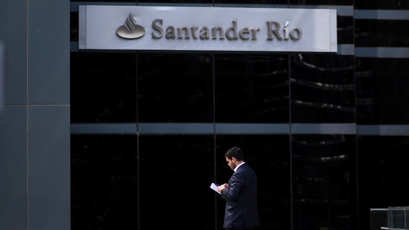 Un hombre pide permiso para faltar a su trabajo y viaja 700 kilómetros para robar un banco en Argentina