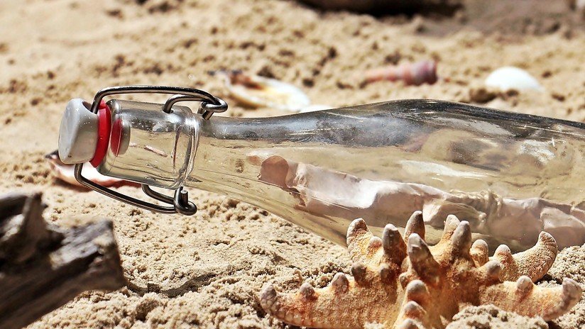 Una estadounidense lanza un mensaje al mar en una botella y recibe una respuesta desde Canadá