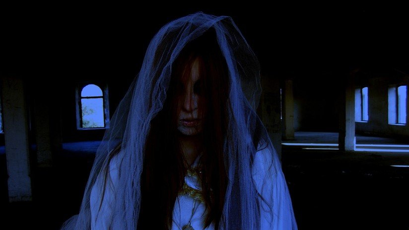 Sufre un accidente de coche con un disfraz de Halloween lleno de sangre falsa y creen que está muerta (FOTOS)