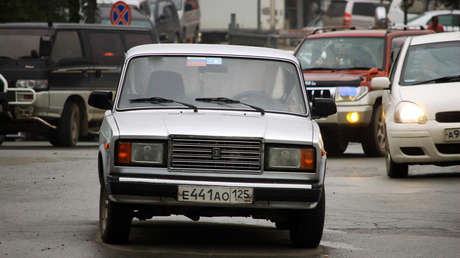 VIDEO: Prueban cuántos radios de la rueda de un auto se pueden cortar y que el vehículo siga funcionando