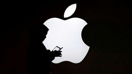 Un hombre demanda a Apple por "empujarlo a la homosexualidad" tras recibir 'GayCoins' en su iPhone