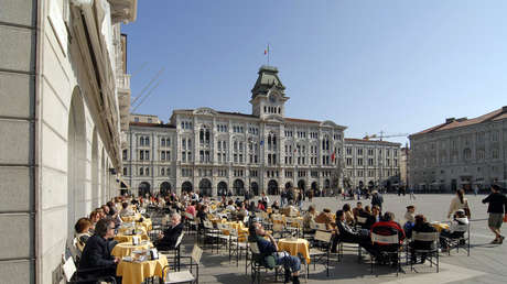 Dos policías mueren en un tiroteo frente a una comisaría de Policía en el norte de Italia