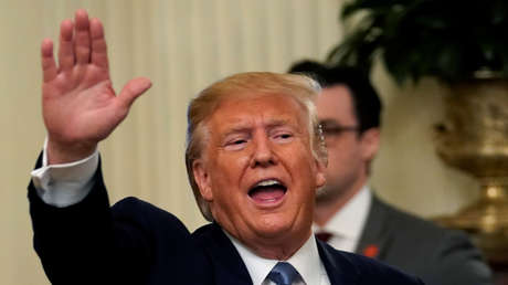 Trump suspende el ingreso de inmigrantes que serían "una carga financiera para el sistema de salud de EE.UU."